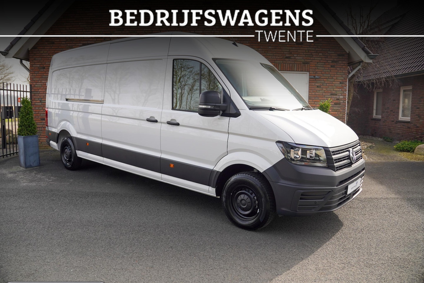 Volkswagen Crafter - 35 2.0 TDI 140PK Automaat L4H3 NAVI Cruise Control - AutoWereld.nl