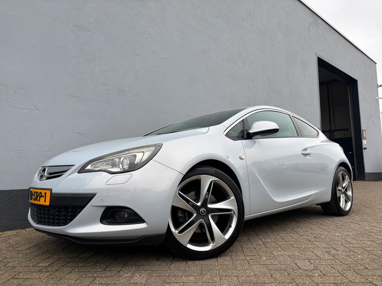Opel Astra GTC - 1.6 Turbo Sport - Lederen Interieur - AutoWereld.nl