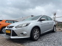 Ford Focus - 1.0 EcoBoost Titanium - MOTOR KAPOT