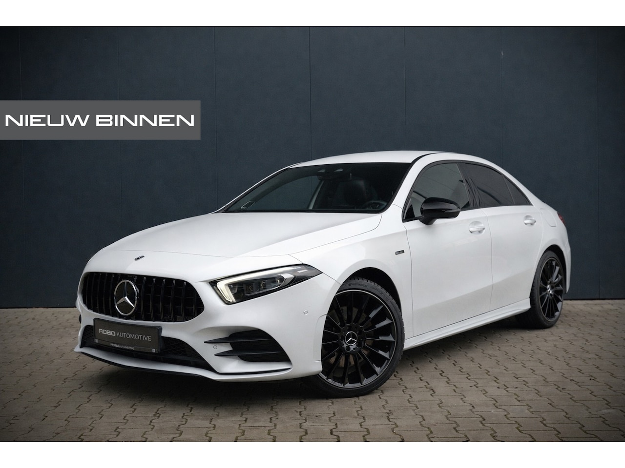 Mercedes-Benz A-klasse - 180 Business Solution AMG | Stoelverwarming | Camera | Ambiance Verlichting | Keyless | Ap - AutoWereld.nl