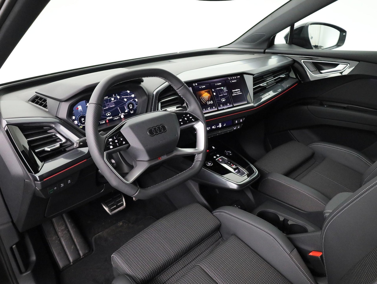Audi Q4 e-tron - S edition Competition 45 286 pk Quattro | Assistentiepakket plus | Optiekpakket zwart plus - AutoWereld.nl