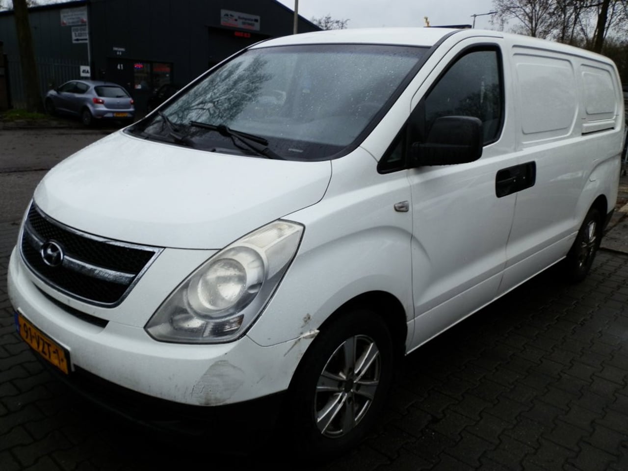 Hyundai H 300 - 2.5 CRDi Active 2.5 CRDi Active - AutoWereld.nl