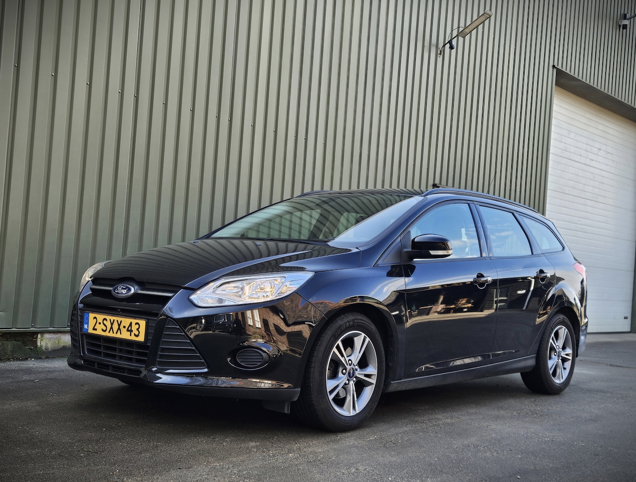 Ford Focus Wagon - 1.0 EcoBoost Edition Trekhaak | Cruise - AutoWereld.nl