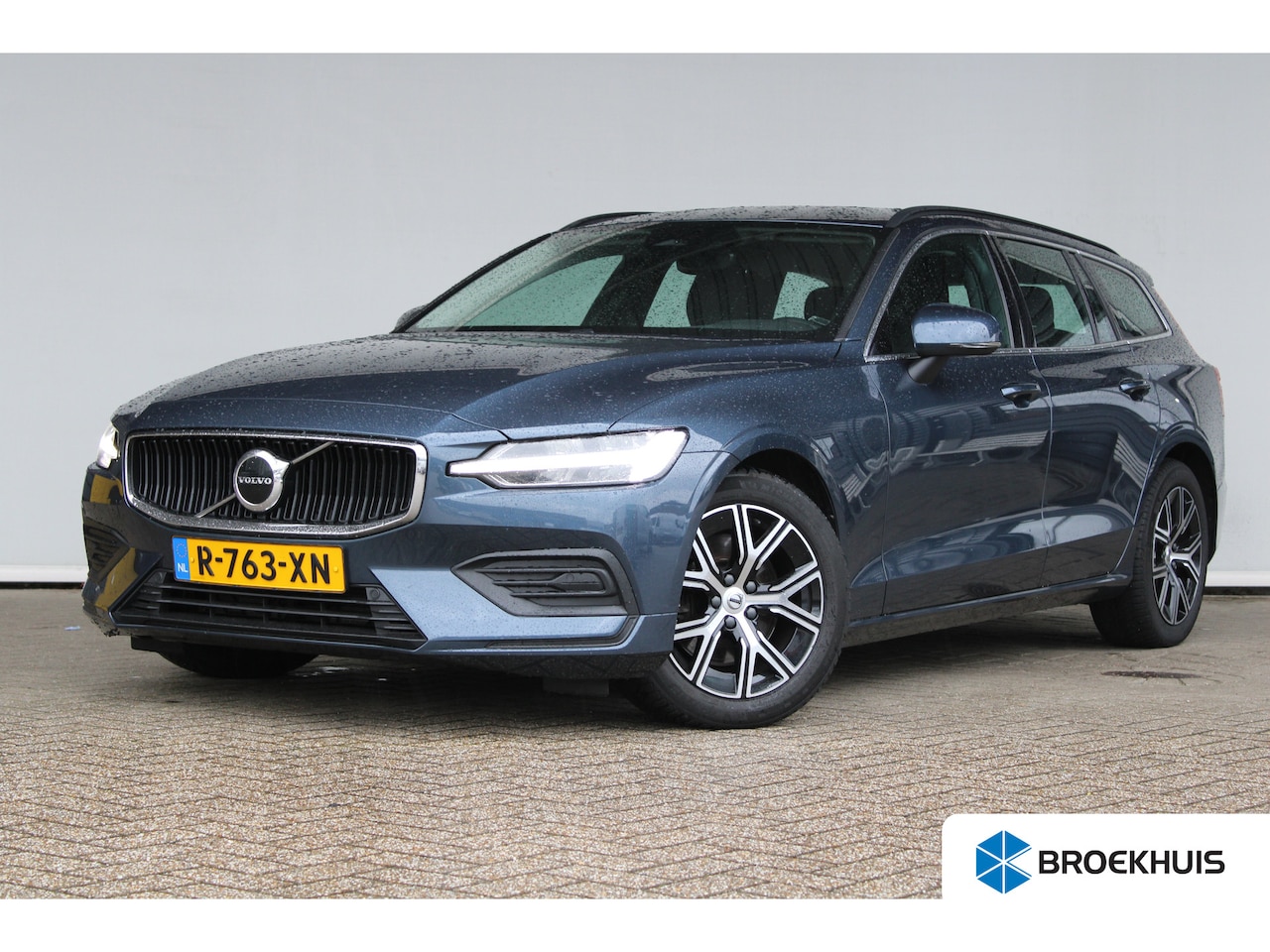 Volvo V60 - 2.0 B4 Core | Adaptieve cruise control | Elektrische uitklapbare trekhaak | Dodehoek-detec - AutoWereld.nl