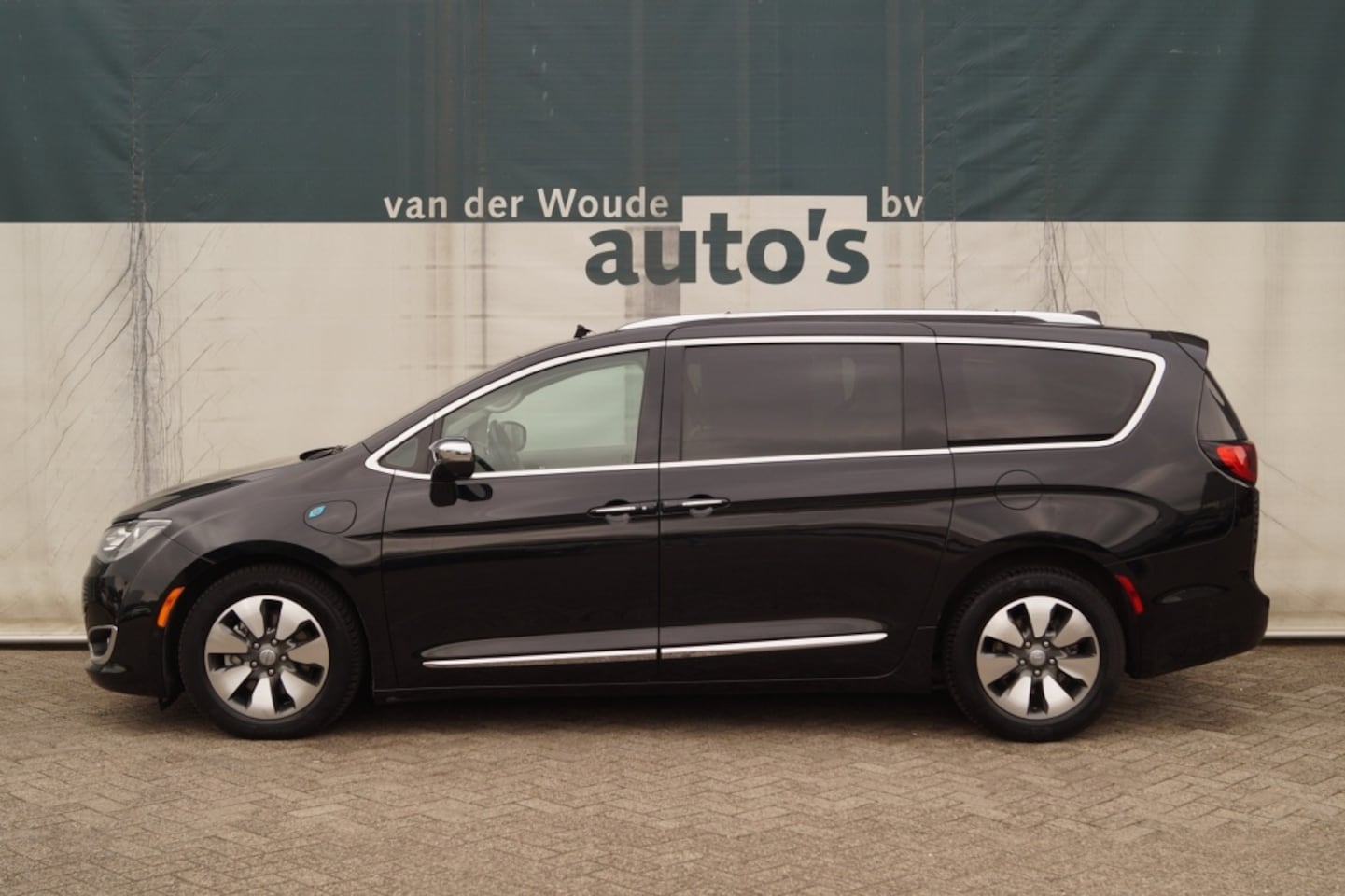 Chrysler Pacifica - 3.6 V6 263pk Automaat 7-persoons -Full options- - AutoWereld.nl