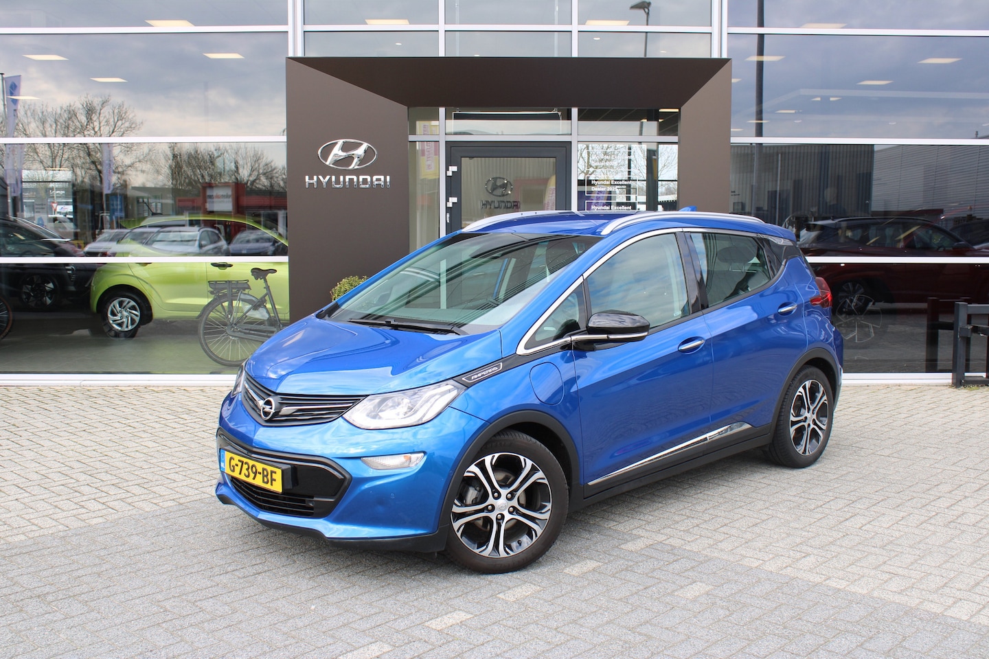 Opel Ampera-e - Business executive 60 kWh | Achteruitrijcamera | Audio installatie | Bluetooth telefoonvoo - AutoWereld.nl
