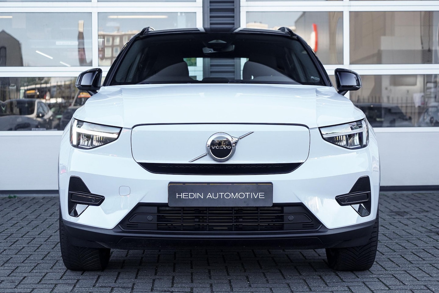 Volvo XC40 - Single Motor Extended Range Plus 82 kWh | Warmtepomp | Stoel & Stuurverwarming | Keyless E - AutoWereld.nl