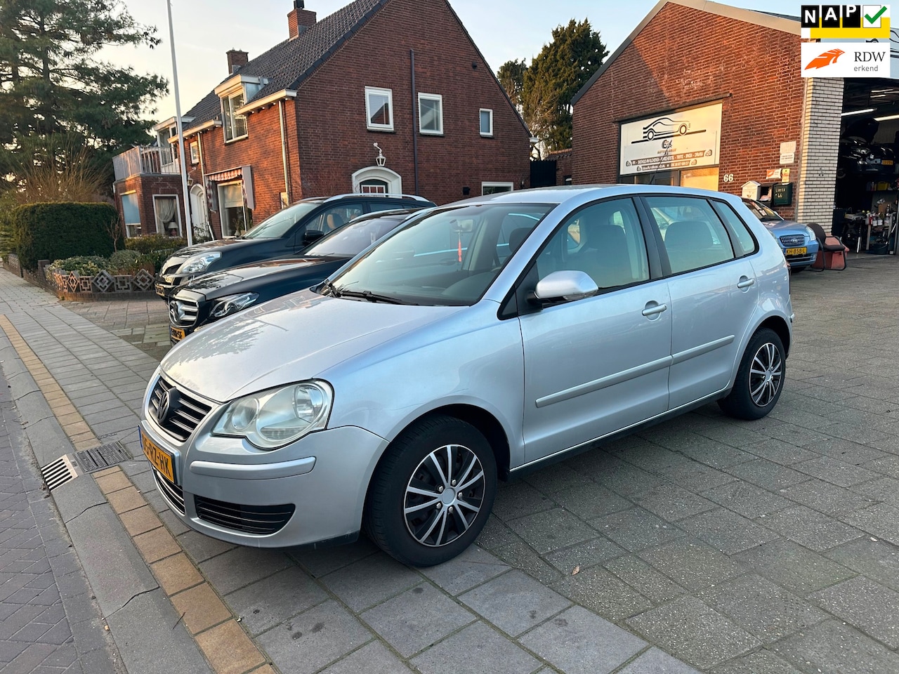 Volkswagen Polo - 1.4-16V Comfortline 1.4-16V Comfortline - AutoWereld.nl