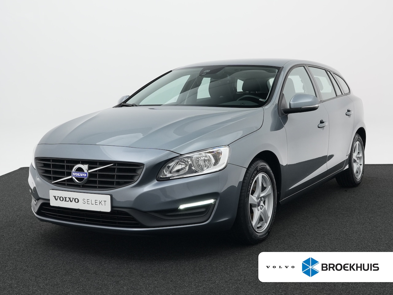 Volvo V60 - 2.0 T3 Polar | Dealer onderhouden | Navigatie | Trekhaak | Climate Control | Park Assist a - AutoWereld.nl