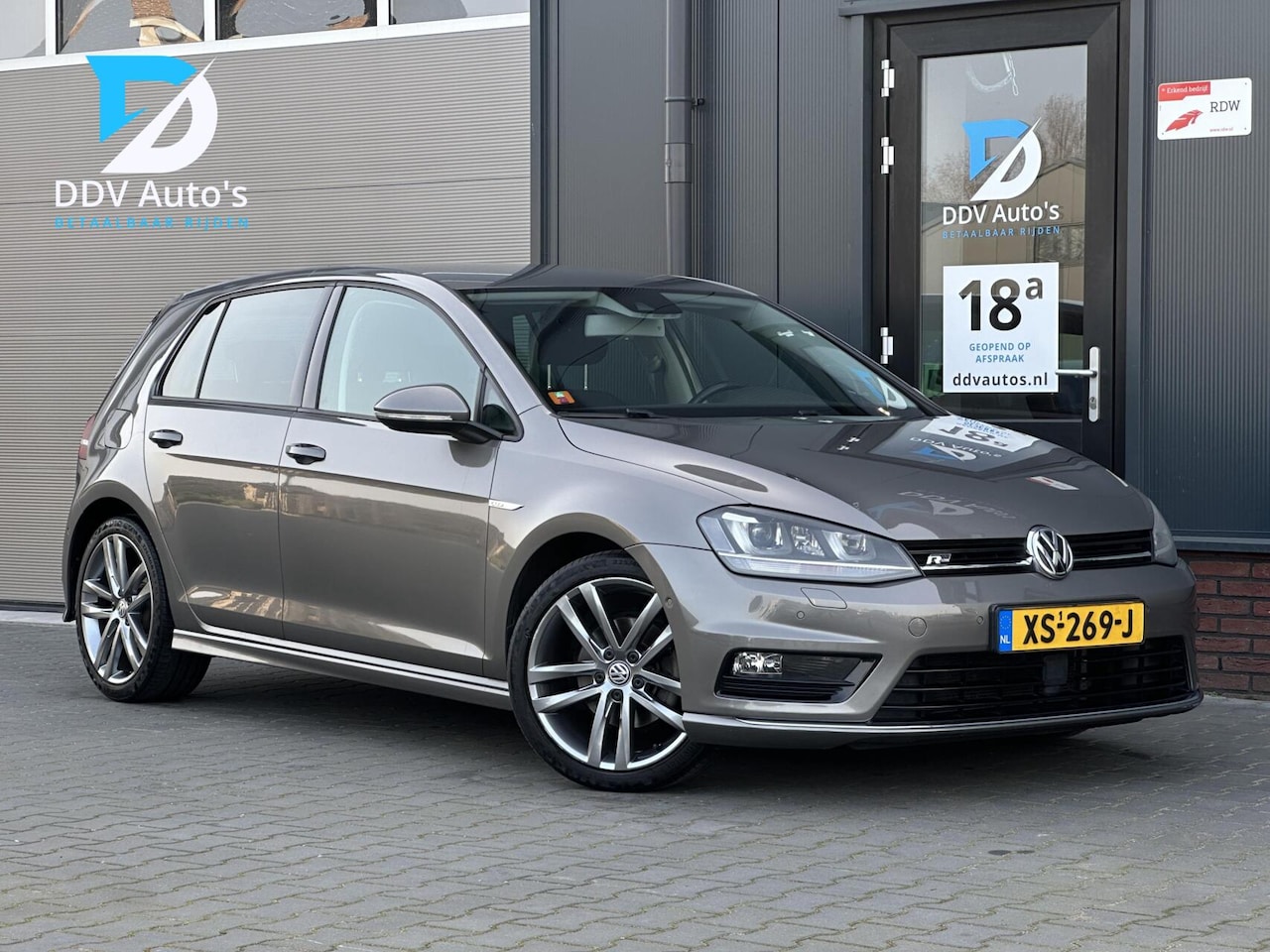 Volkswagen Golf - 1.4 TSI/123pk Highline R-Line|DSG|PDC|Stoelverw.|Climate|Cruise|Navi|Apple Carplay|17" LMV - AutoWereld.nl