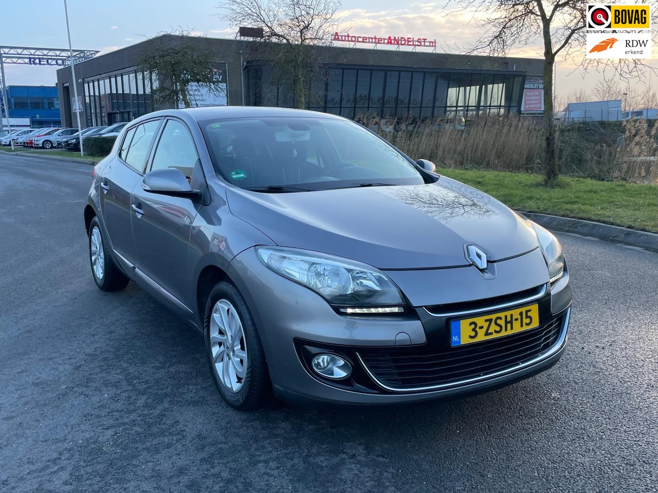 Renault Mégane - 1.2 TCe Expression 1.2 TCe Expression, 5drs, Cruise/Climate control, Radio-CD/MP3, Bluetooth, Keyless, Lmv! - AutoWereld.nl