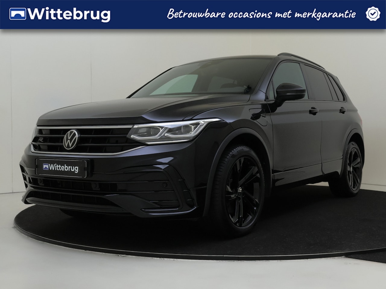 Volkswagen Tiguan - 1.4 TSI eHybrid R-Line | Stoel en Stuurverwarming | Carplay | Adaptive Cruise Control | - AutoWereld.nl