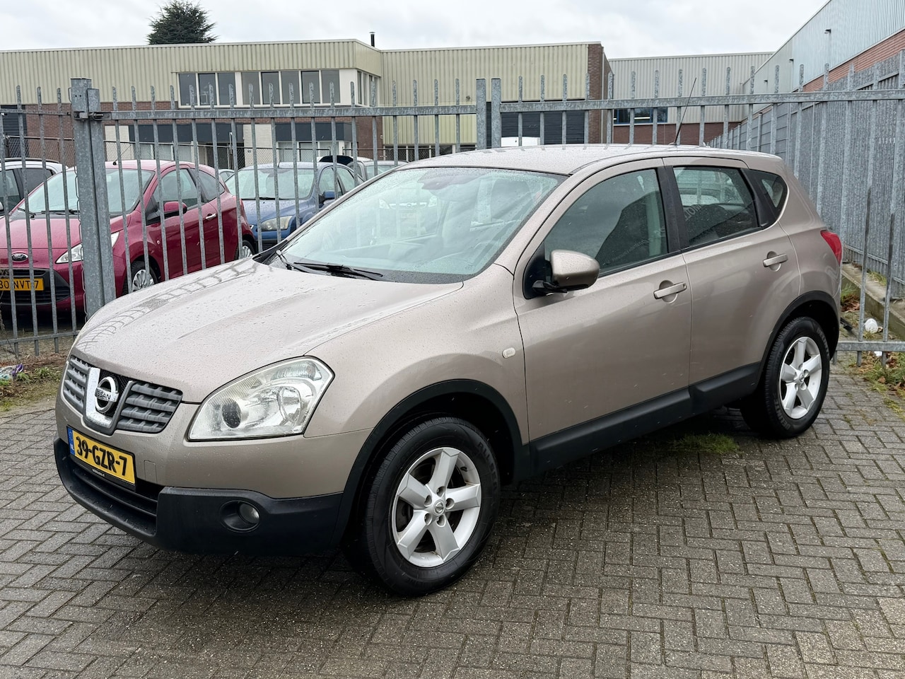 Nissan Qashqai - 2.0 Acenta 140PK NL AUTO NAP! NAVI l Camera l Trekhaak l Cruise l MTF-stuur l NIEUWE APK! - AutoWereld.nl