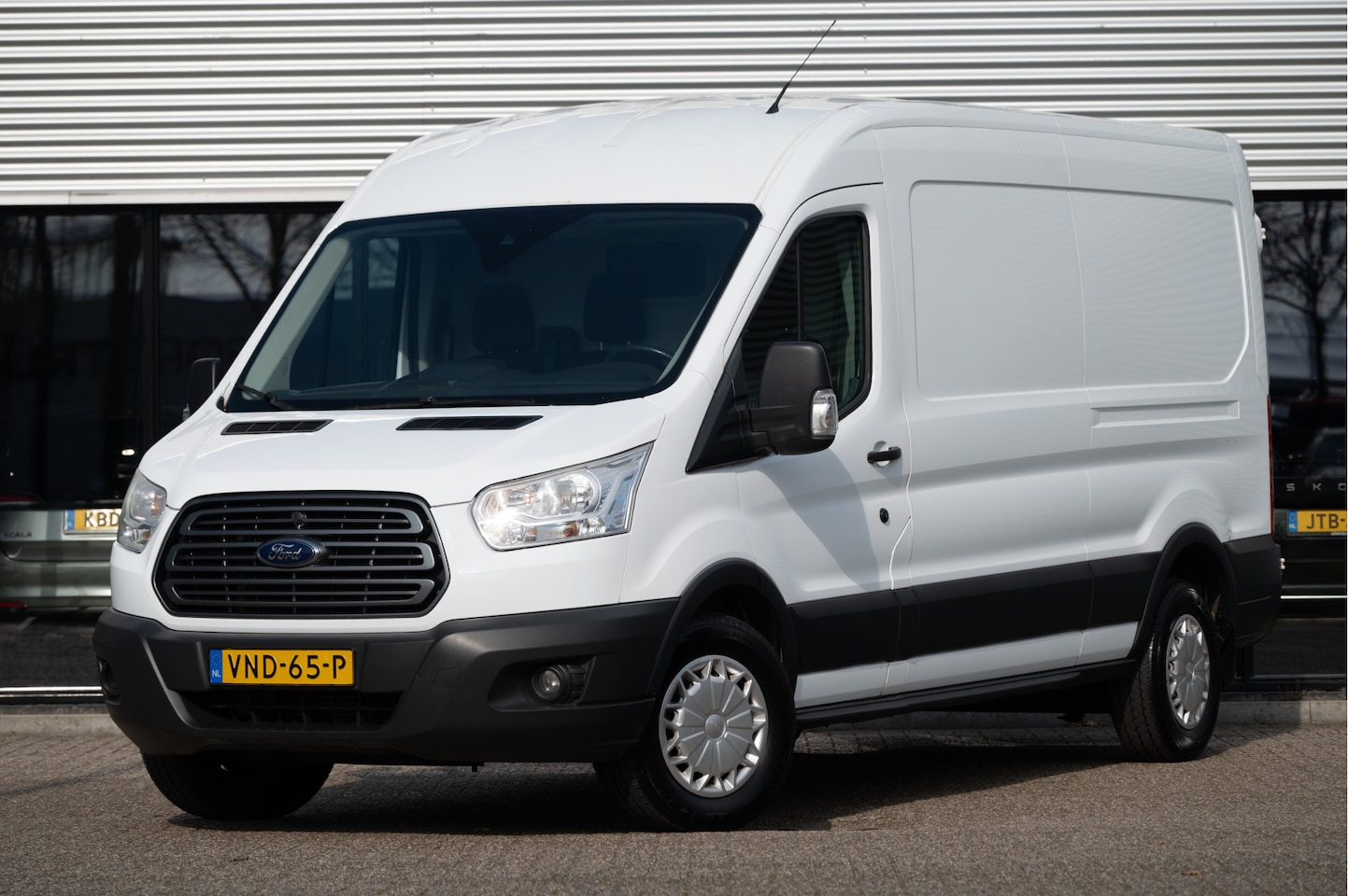Ford Transit - 350 2.2 TDCI L3H2 Trend | Trekhaak | Airco | Cruise | Bluetooth | Stoel-voorruitverw. | - AutoWereld.nl