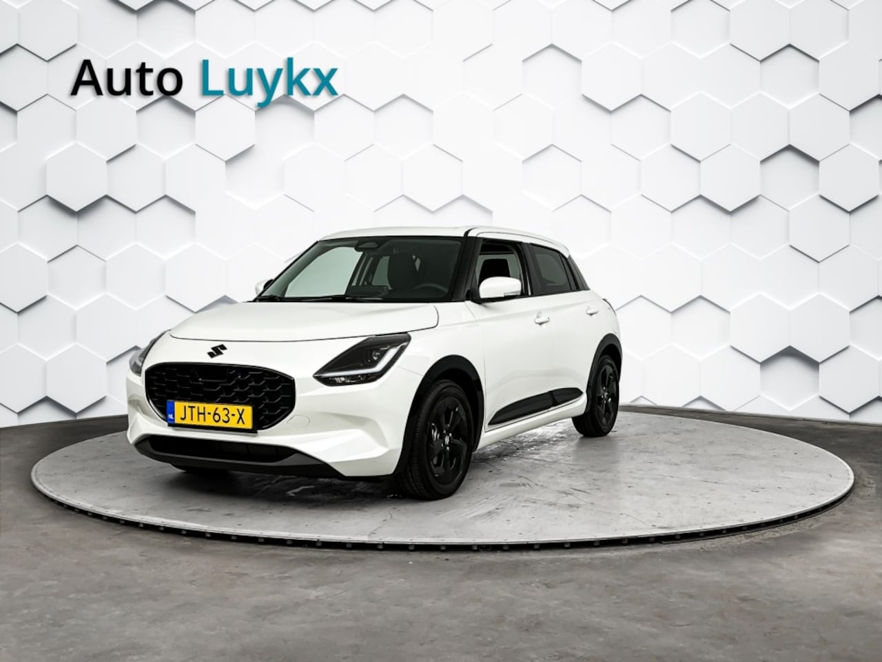 Suzuki Swift - 1.2 Style Smart Hybrid | Voorraad | Black & White Edition met €2.300,- actiekorting! - AutoWereld.nl