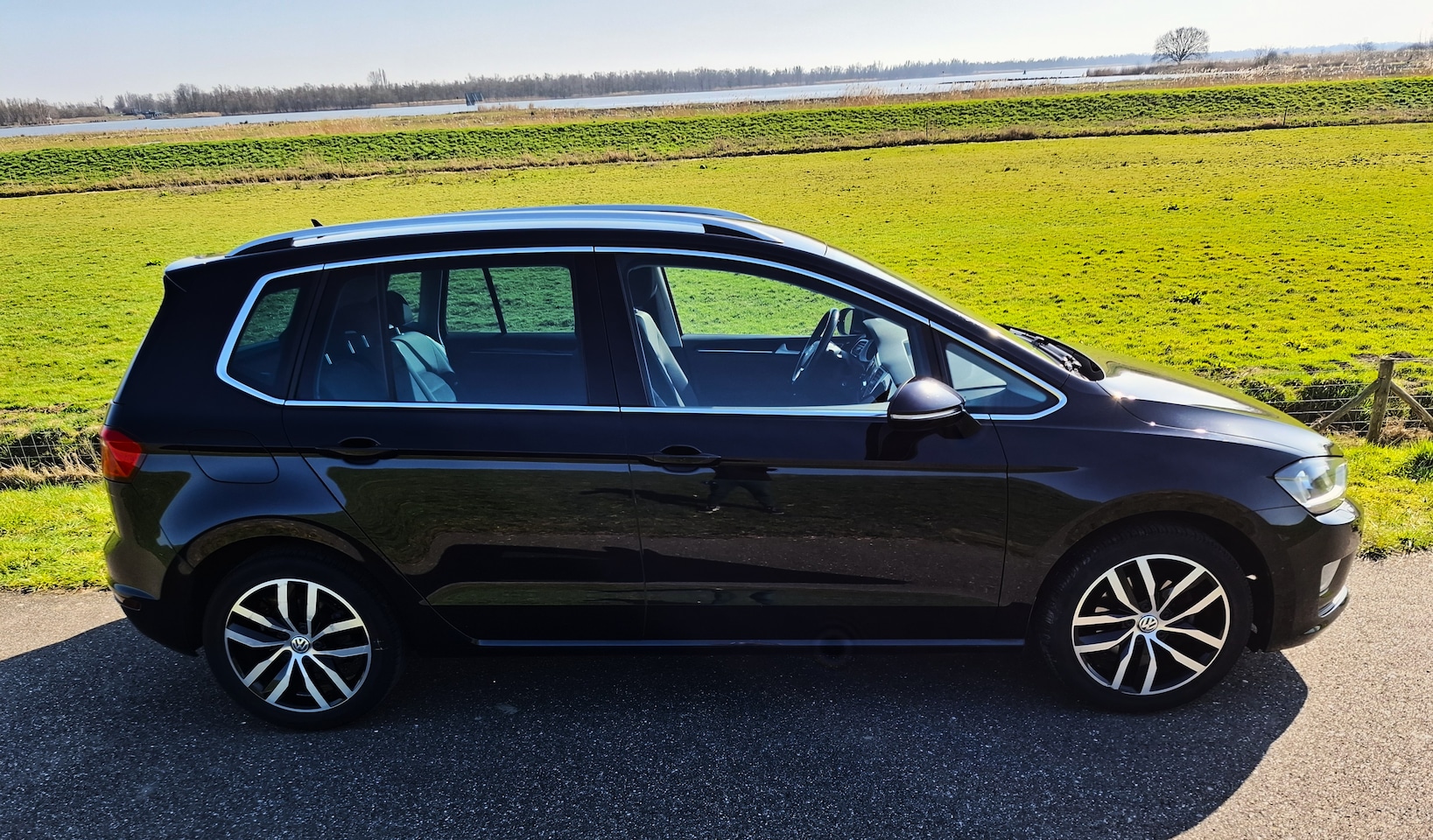 Volkswagen Golf Sportsvan - 1.4 TSI Highline DSG 40YG Edition - AutoWereld.nl