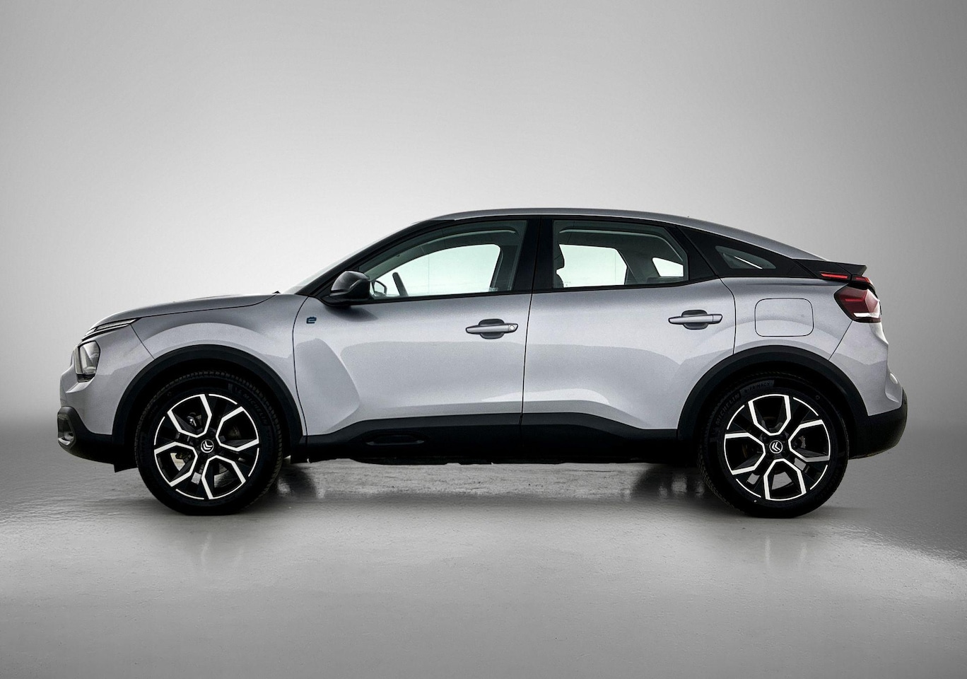 Citroën Ë-C4 - EV Feel Pack 50 kWh 136pk | Navigatie | Achteruitrijcamera | Climate Control | Cruise Cont - AutoWereld.nl