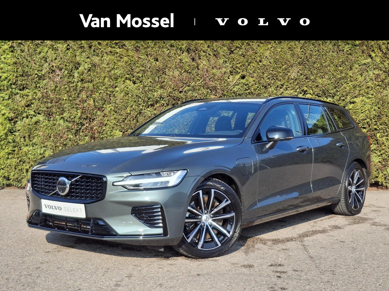 Volvo V60 - T6 Plug-in hybrid AWD Plus Dark - AutoWereld.nl