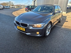 BMW 3-serie Touring - 318d Upgrade Edition Automaat Leer Nap