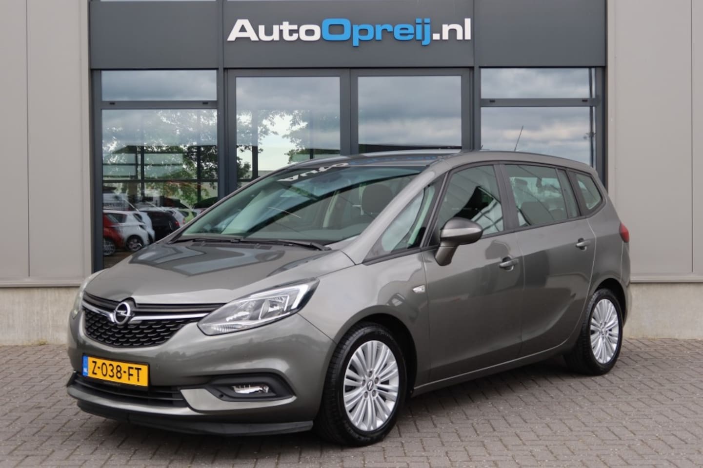 Opel Zafira Tourer - 1.4 Turbo 140PK Business+ 7 Personen NAVI, Camera, Trekhaak - AutoWereld.nl