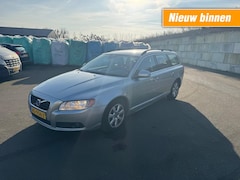 Volvo V70 - D2 MOMENTUM / NAVIGATIE / MEENEEM/EXPORTPRIJS