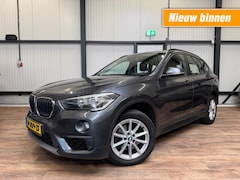 BMW X1 - sDrive 18i Centennial Executive / AUTOMAAT / NAVI / PDC /