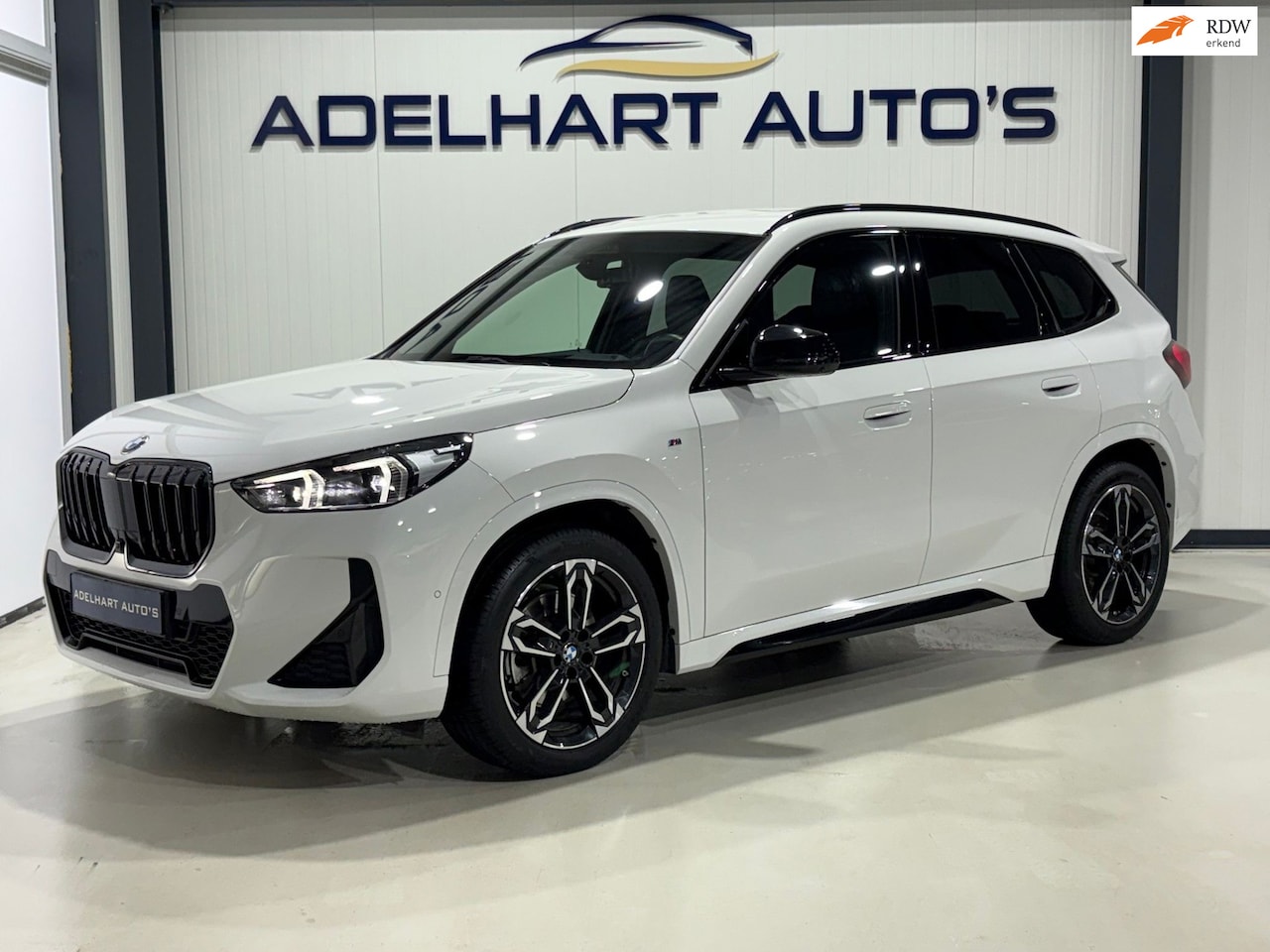BMW X1 - SDrive20i M Sport 170 PK Head Up / Navigatie full map / Camera / Lederen interieur / Cruis - AutoWereld.nl