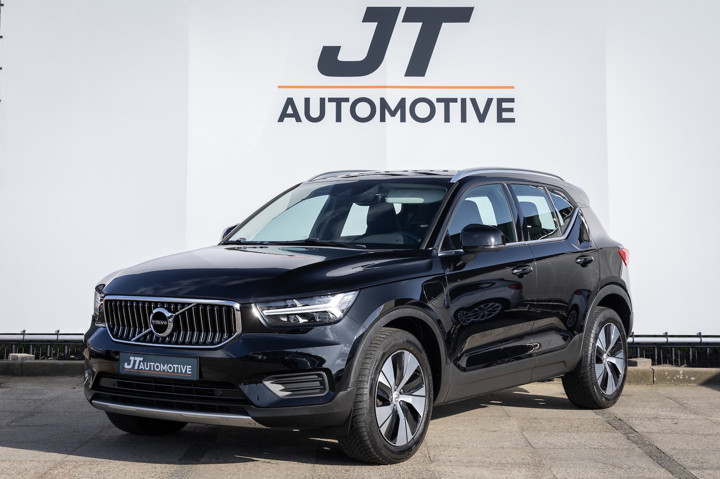 Volvo XC40 - 1.5 T4 Recharge inscription PDC | Elektrische achterklep | Cruise Adaptive - AutoWereld.nl