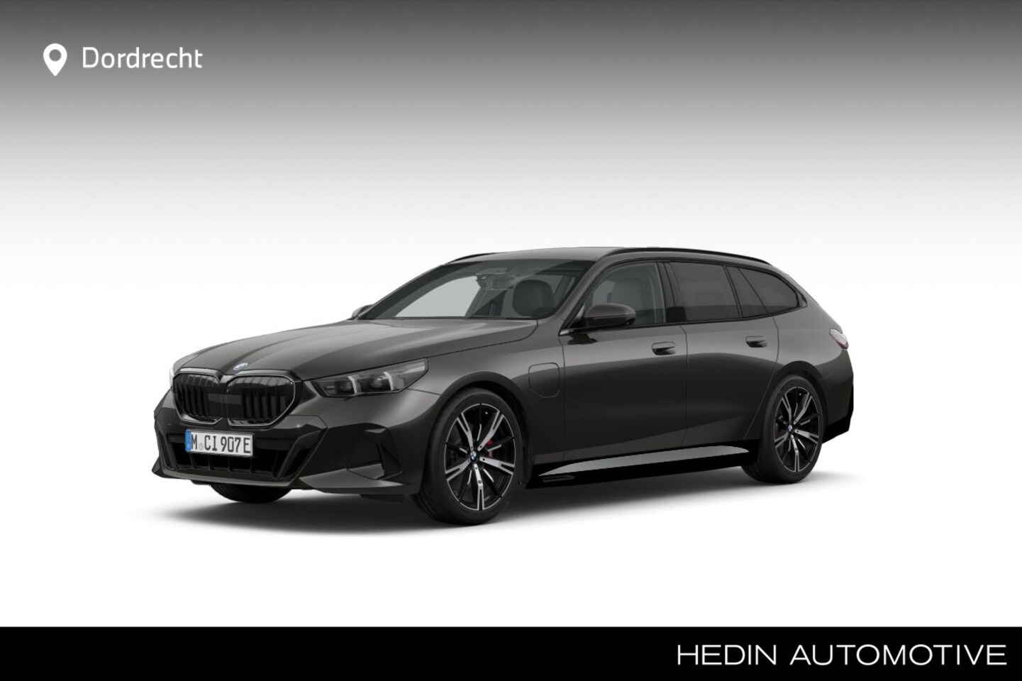 BMW 5-serie Touring - 530e M Sport Edition | 20" | Trekhaak | Driving Assistant Plus | Harman Kardon - AutoWereld.nl