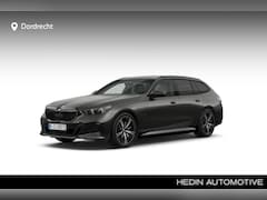 BMW 5-serie Touring - 530e M Sport Edition | 20" | Trekhaak | Driving Assistant Plus | Harman Kardon