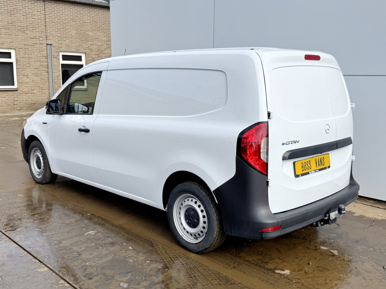 Mercedes-Benz eCitan - 112 51kWh L2 Pro 284 WLTP MBUX Trekhaak 75kW Snelladen Apple Carplay Cruise Control Laadka - AutoWereld.nl