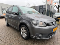 Volkswagen Touran - 1.2 TSI Highline BlueMotion camera, trekhaak, cruise controle, ele pakket multi-stuur, sto