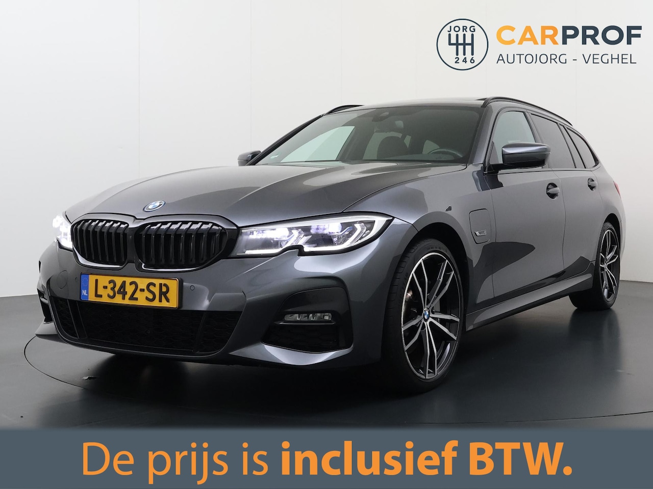 BMW 3-serie Touring - 330e | M pakket | Leder | Panoramadak | PHEV - AutoWereld.nl