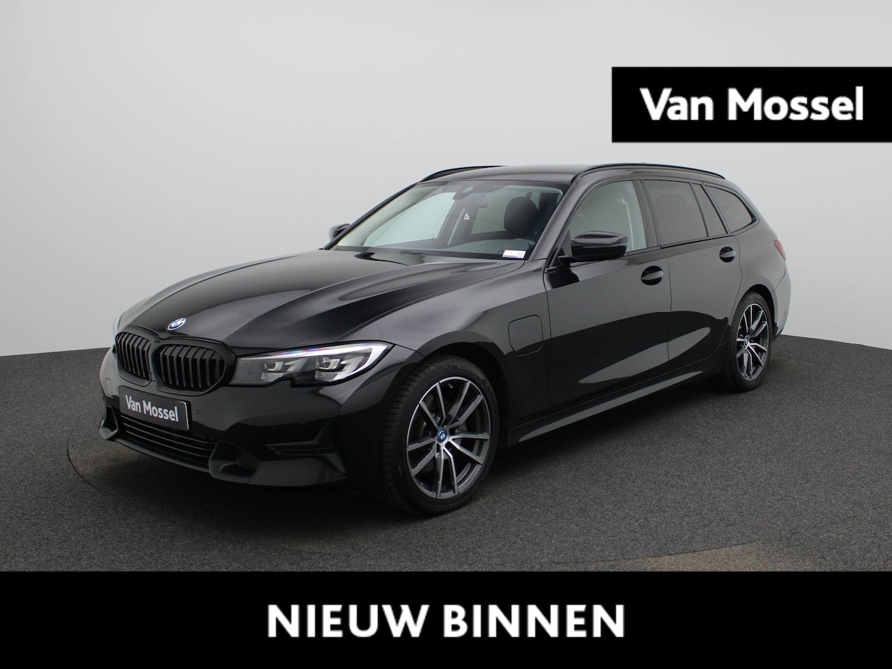 BMW 3-serie Touring - 320e Executive | Automaat | Navigatie | Sfeerverlichting | Trekhaak | Camera | Lederen Bek - AutoWereld.nl