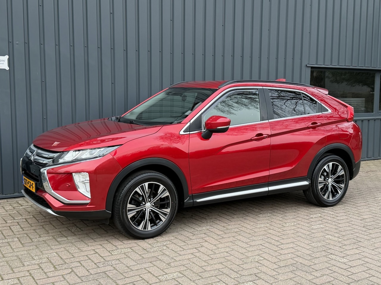 Mitsubishi Eclipse Cross - 1.5 DI-T Intense HEAD UP!/NAVI!/KEYLESS!/ONDERHOUDEN!/ - AutoWereld.nl