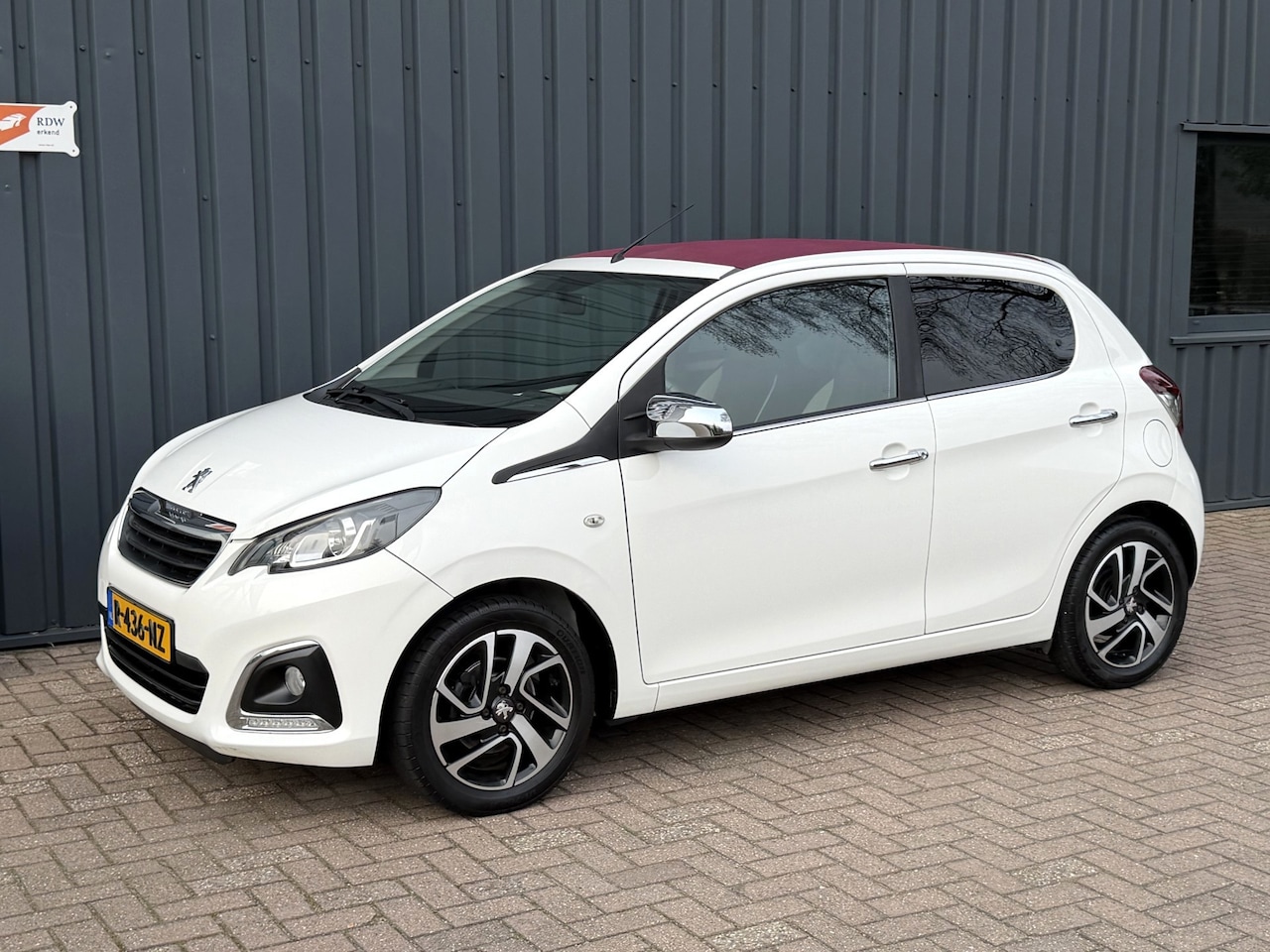 Peugeot 108 - 1.2 Puretech Allure NW.DISTRIBUTIERIEM!/CABRIO!/COMPLEET!/ - AutoWereld.nl