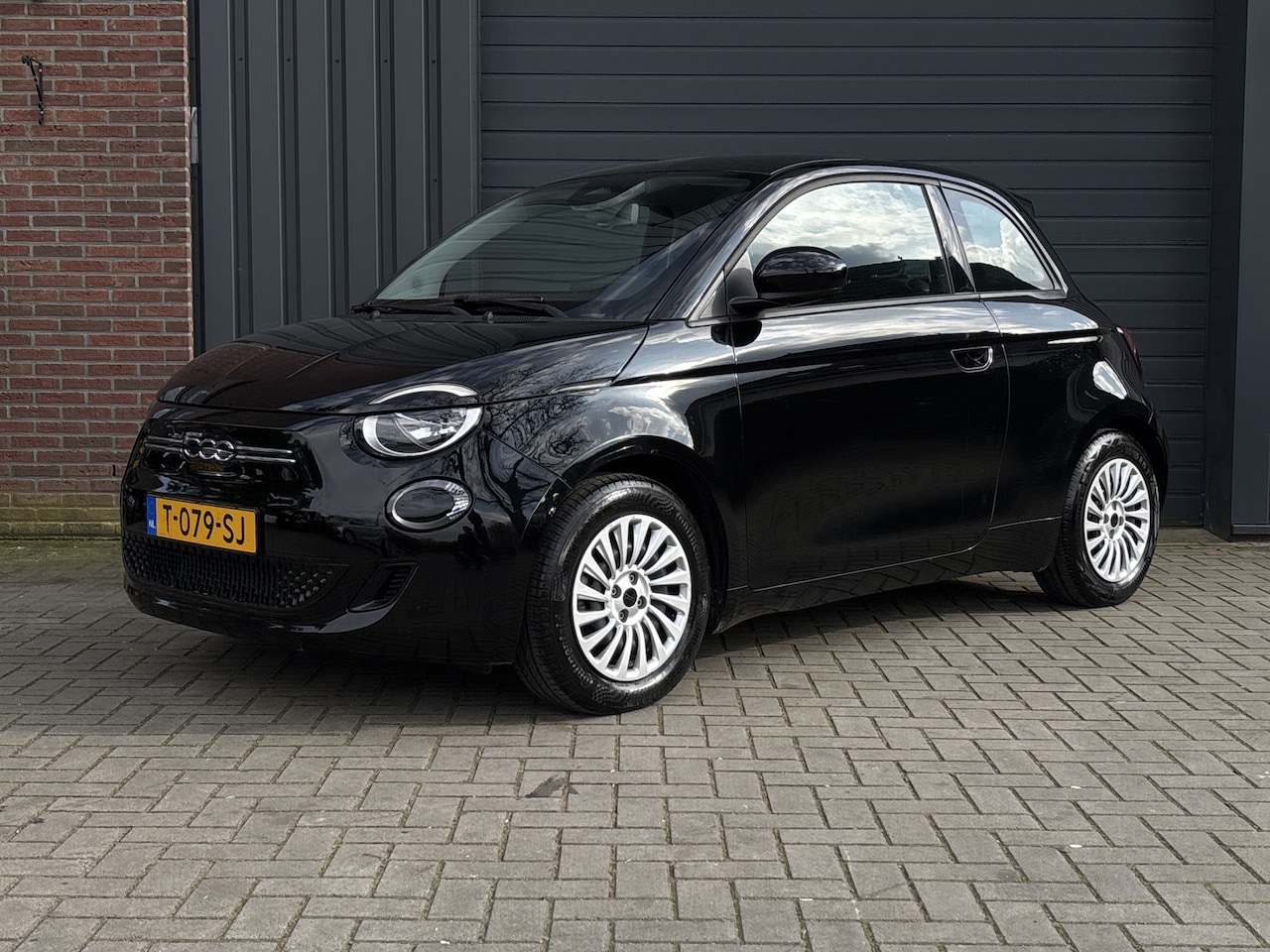 Fiat 500 - Urban 42 kWh - Apple Carplay/Android Auto - Climate Control - - AutoWereld.nl