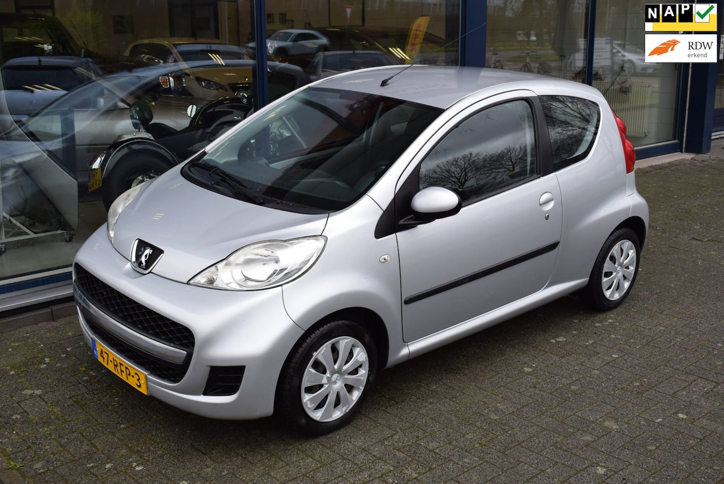 Peugeot 107 - 1.0-12V XS 1.0-12V XS - AutoWereld.nl