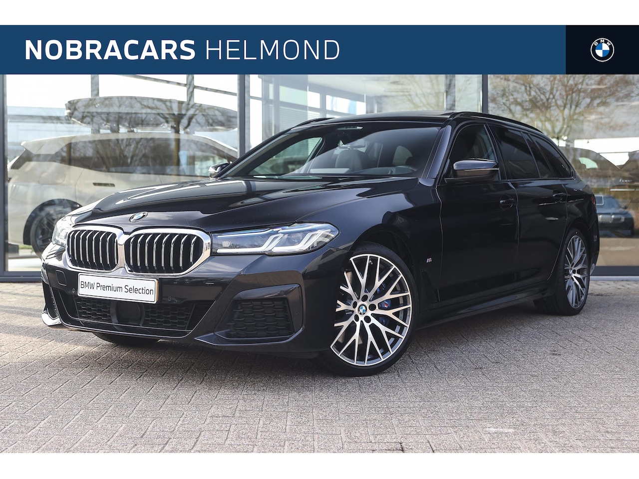 BMW 5-serie Touring - 540i xDrive High Executive M Sport Automaat / Trekhaak / Panoramadak / 	Comfort Access / A - AutoWereld.nl