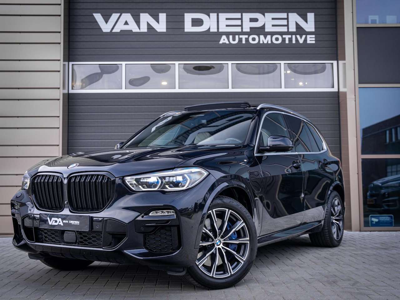 BMW X5 - xDrive45e High Executive - M-Sport l Sky Lounge l Laser l Pano l Massage l HUD l ACC - AutoWereld.nl