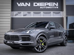 Porsche Cayenne Coupé - 3.0 E-Hybrid - Sport Chrono l Panorama l Achter As Best. l Luchtvering l 22'' l Sfeerverl