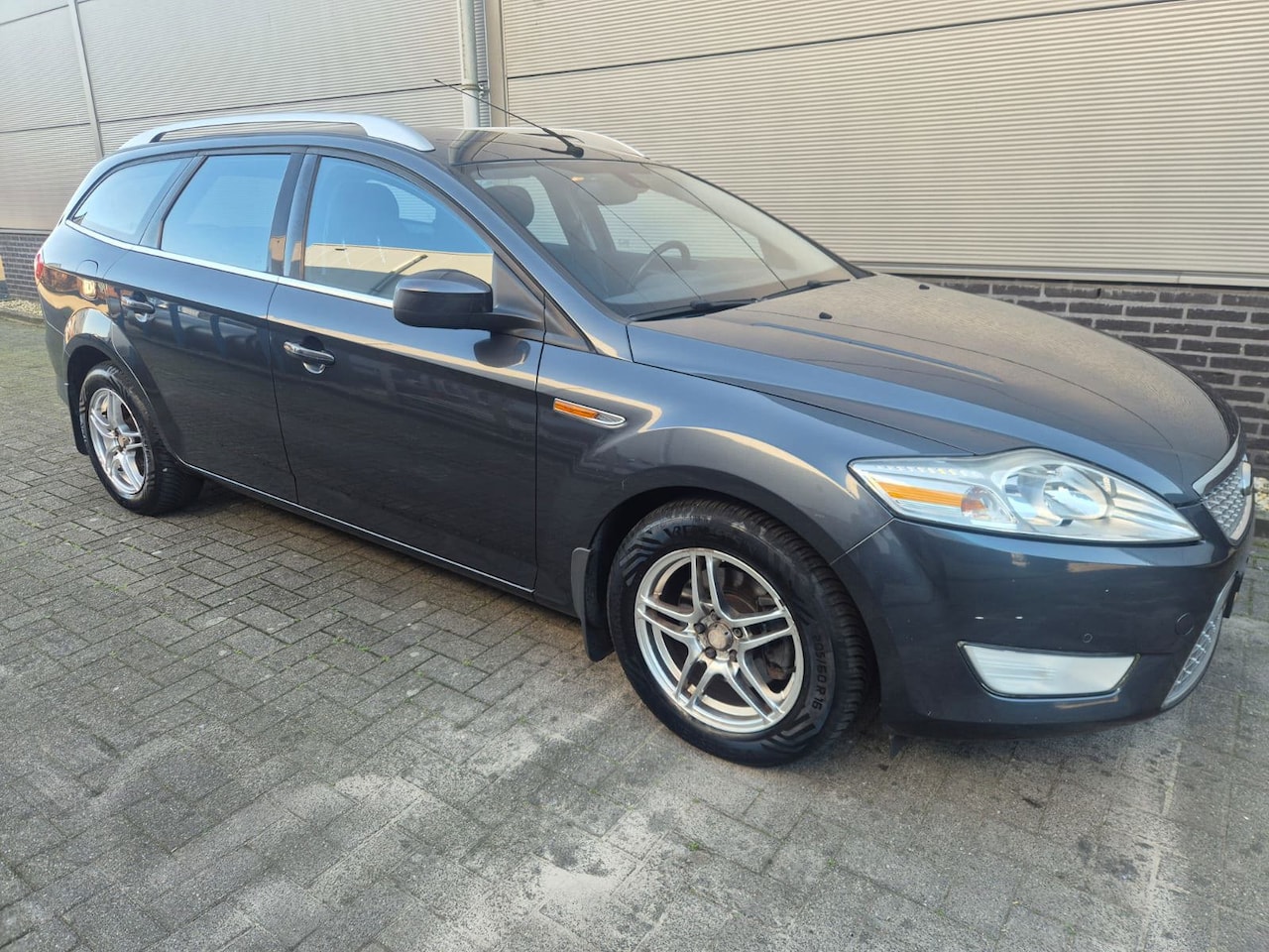 Ford Mondeo Wagon - 2.0-16V Titanium - nap - nederlandse auto - apk november 2026 - AutoWereld.nl