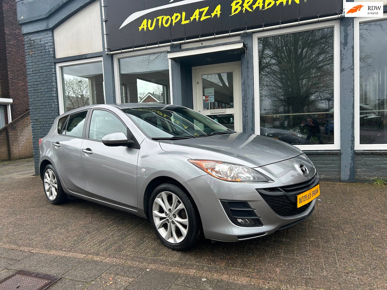 Mazda 3 - 1.6 S / NAVI/ AIRCO/ PDC/ CRUISE/ XENON/ 16 INCH/ AUX - AutoWereld.nl