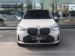 BMW X3 - 30e xDrive M Sport Automaat / Panoramadak / Trekhaak / Sportstoelen / Comfort Access / Ada