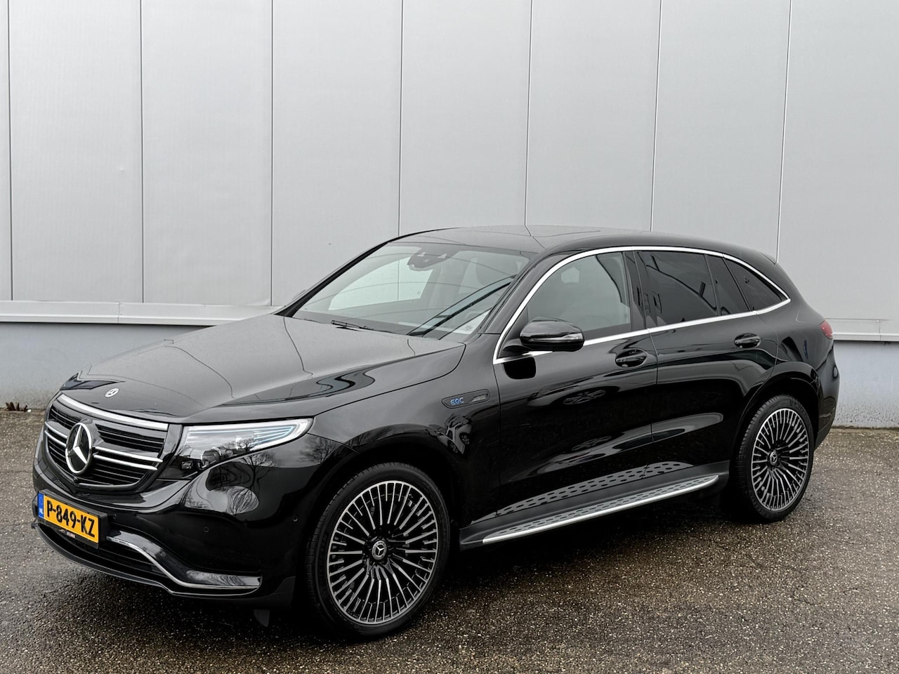 Mercedes-Benz EQC - 400 4MATIC AMG Line Premium 80 kWh Full Electric Aut. Panodak 21 Inch Sfeer Burmester - AutoWereld.nl