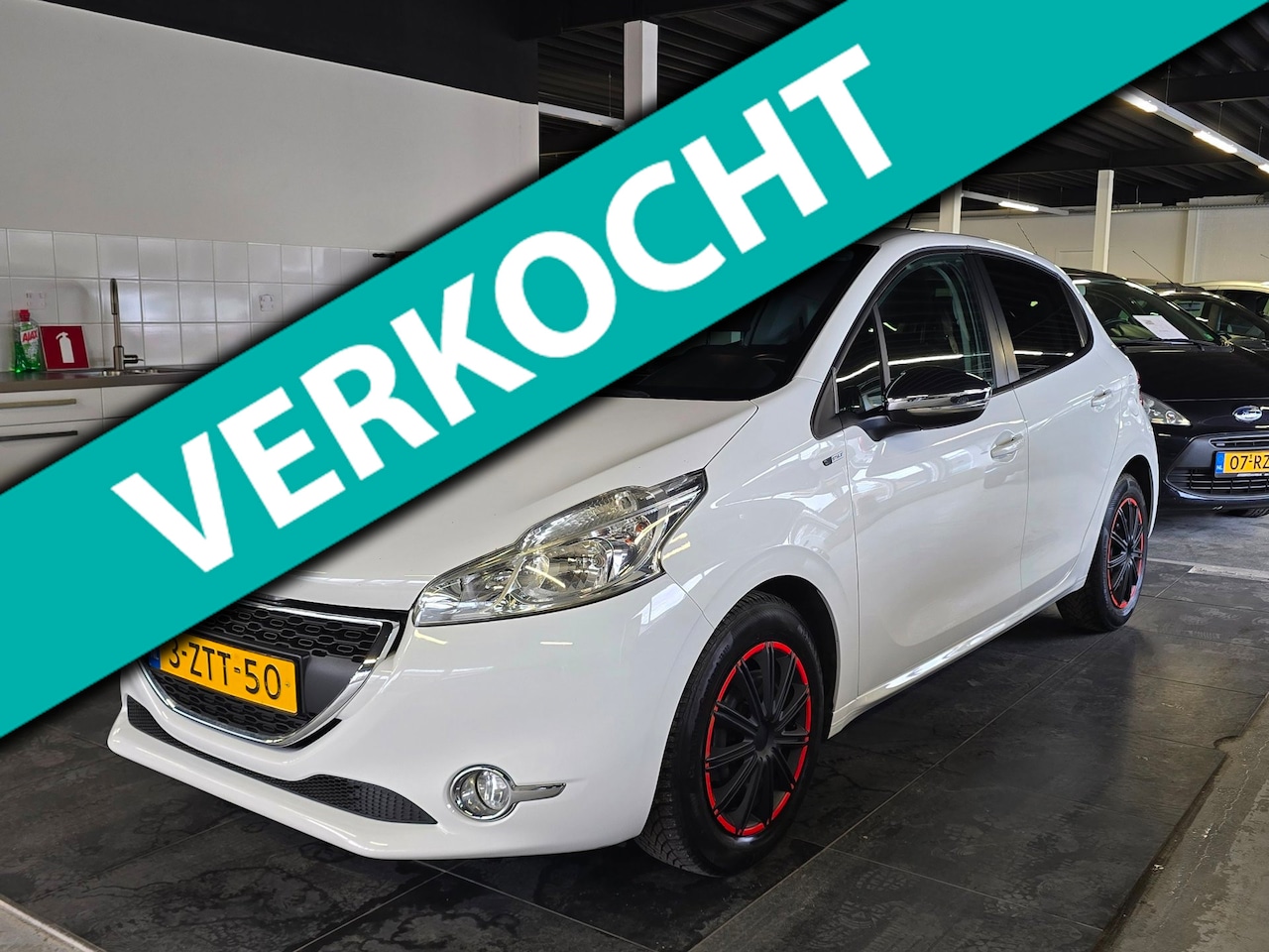 Peugeot 208 - 1.2 PureTech Style/AIRCO/CRUISE/NAVI/N.A.P/ - AutoWereld.nl