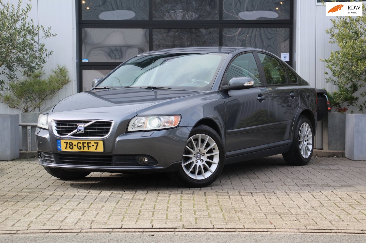 Volvo S40 - 2.4 Edition Aut. - 5CIL - CRUISE - XENON - TREKHAAK - PDC - DEALER OH - AutoWereld.nl