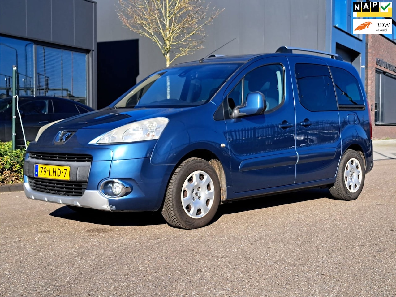 Peugeot Partner Tepee - 1.6 VTi XT Executive Export - AutoWereld.nl