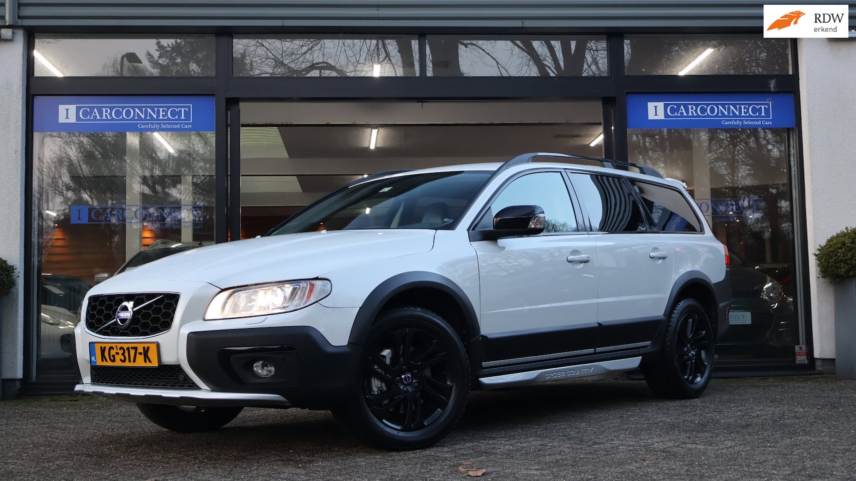 Volvo XC70 - Crosscountry 2.4 D4 Polar+ 245pk|Tr.haak|Leder|Full-options|Dealerondrh. - AutoWereld.nl