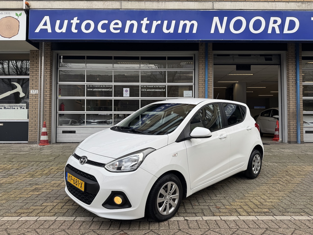 Hyundai i10 - 1.0i i-Motion Comfort 75587KM! NAP | Climate Control | Cruise Control | Dealeronderhouden - AutoWereld.nl
